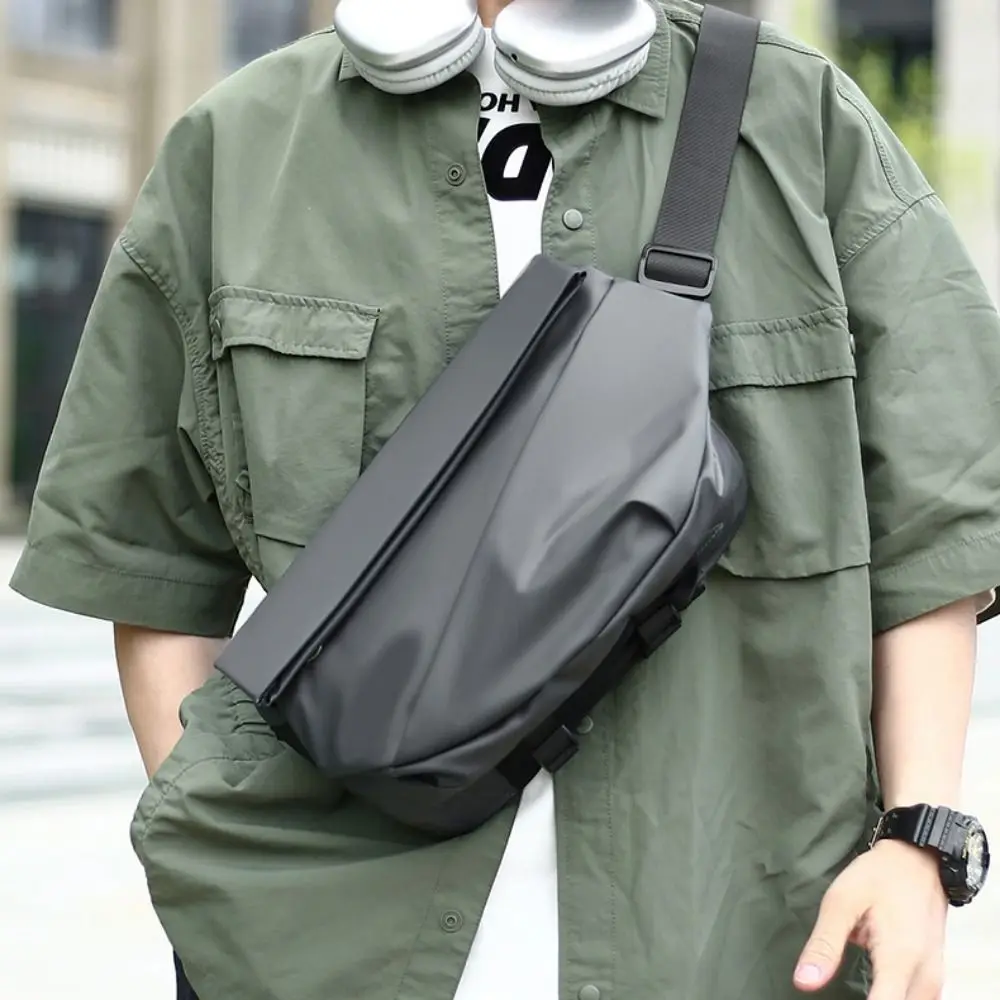 

Simple Large Capacity Oxford Cloth Bag Men Korean Waterproof Shoulder Bag Daypack Storage Chest Bag Male