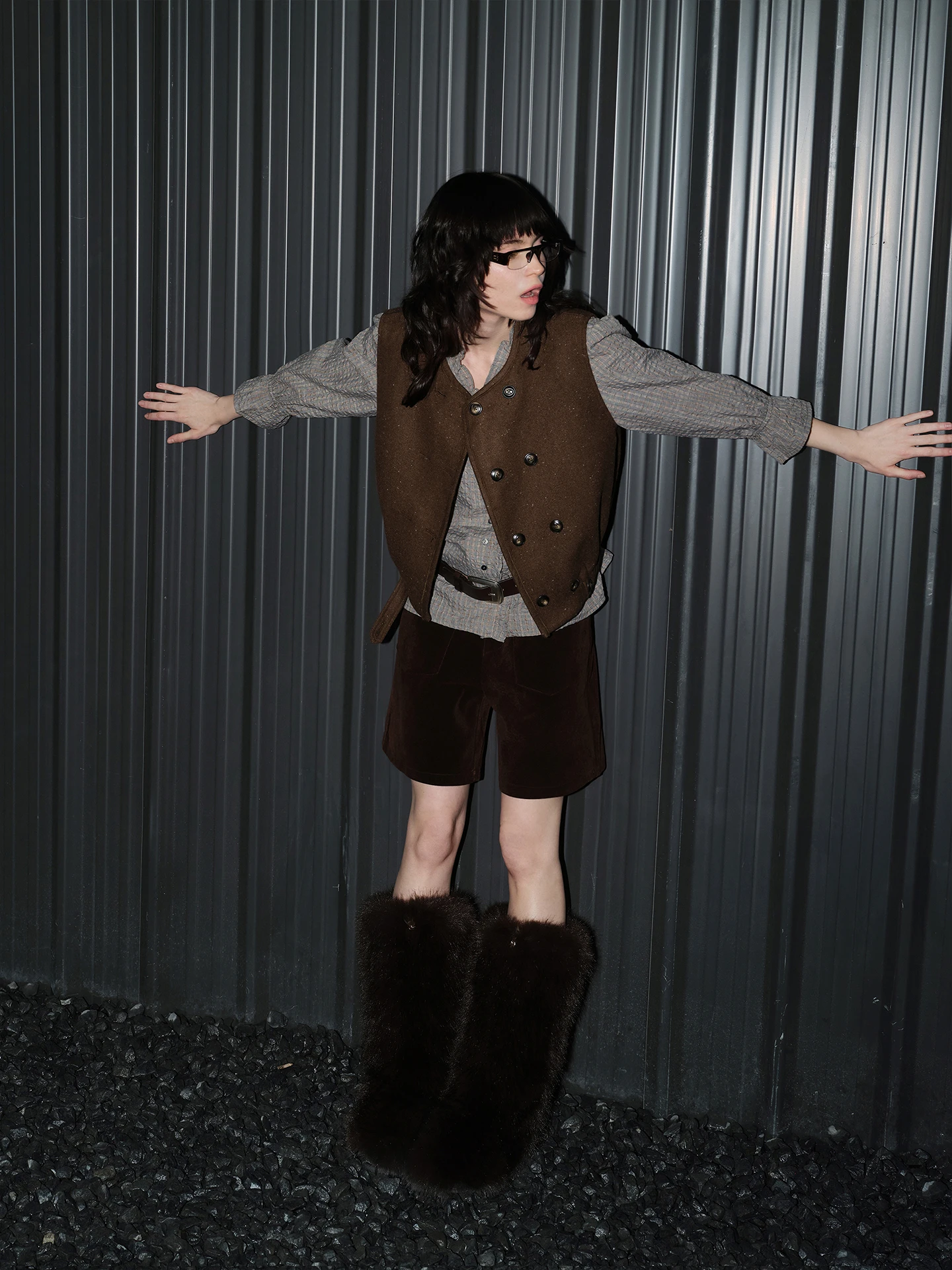 

Модный укороченный жилет-куртка для женщин, кофейного цвета, в стиле ретро, простой уличный дизайн, верхняя одежда