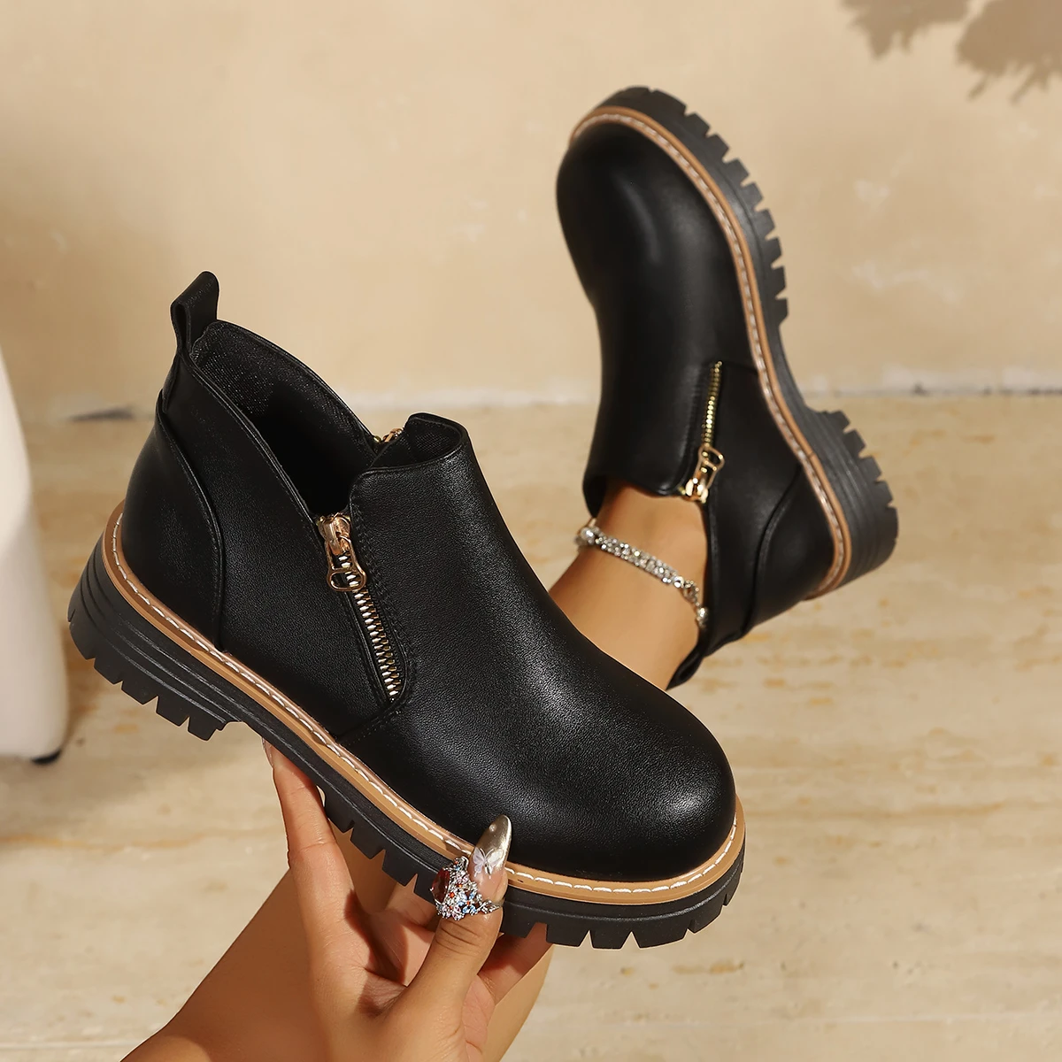 2026 NEUE Runde Zehenkappe Dicke Sohle Knöchelstiefel Modische Bequeme Damen Kurze Stiefel Übergrößen Plateau-Schuhe Damenstiefel – Detail 6