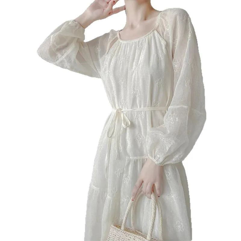 

2025 Новое французское элегантное платье с длинными рукавами и нежным ветром, тонкое свободное весеннее модное платье миди с рукавами-поло принцессы