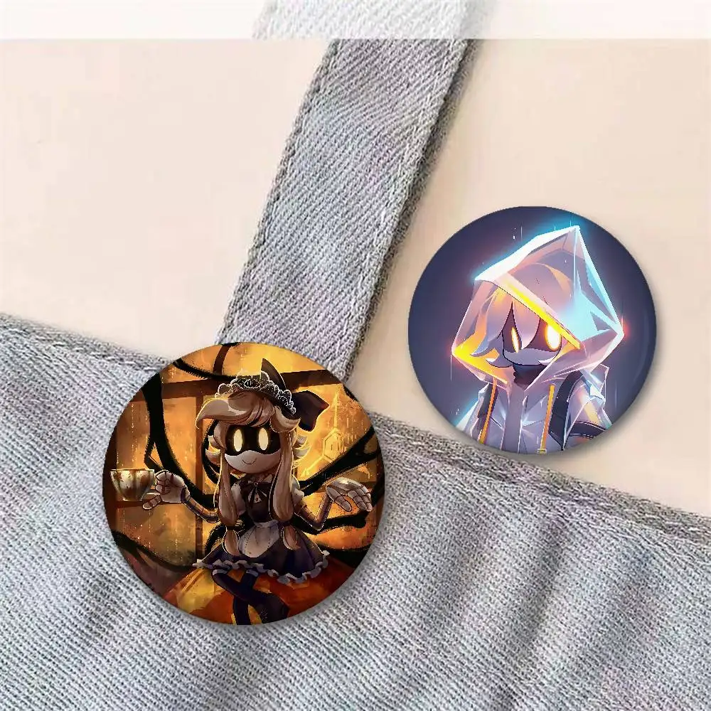 لعبة M-القتل طائرات بدون طيار N V J شارات زر PinsBrooch الإبداعية مضحك يقتبس شارة الملابس على ظهره مجوهرات هدية للأطفال الأصدقاء