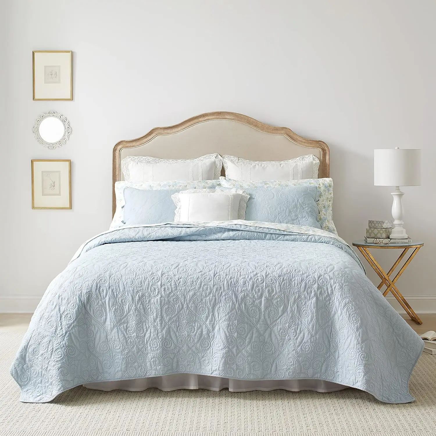 

Queen Quilt Set with Matching Shams, Reversible Cotton Bedding for Year-Round Comfort, Pre-Washed Softness in Felicity Blue