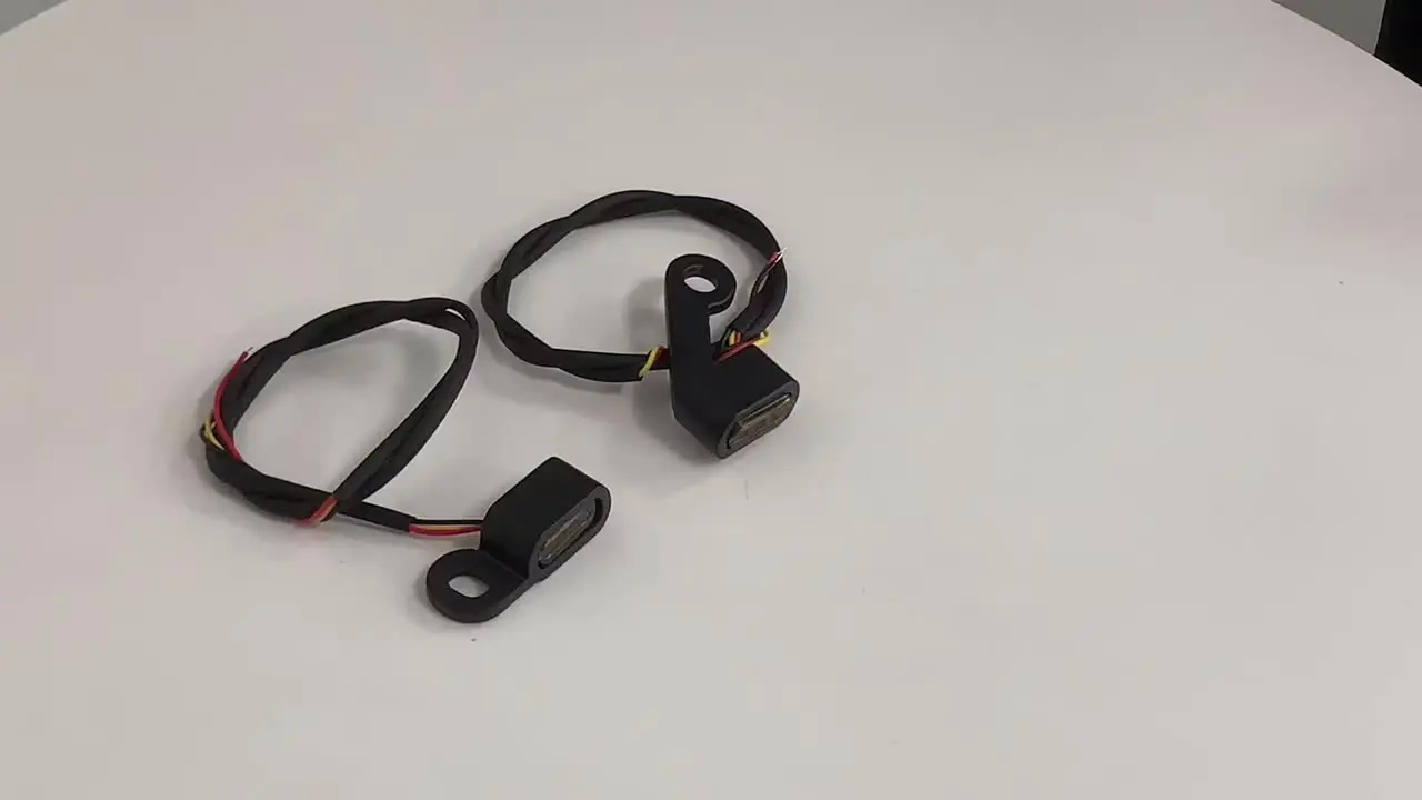 2xオートバイ LED ターンシグナルインジケータアンバーランニングライトミニランプハーレースポーツスター XL 48 72 1200 883 04-23 ナイトスター