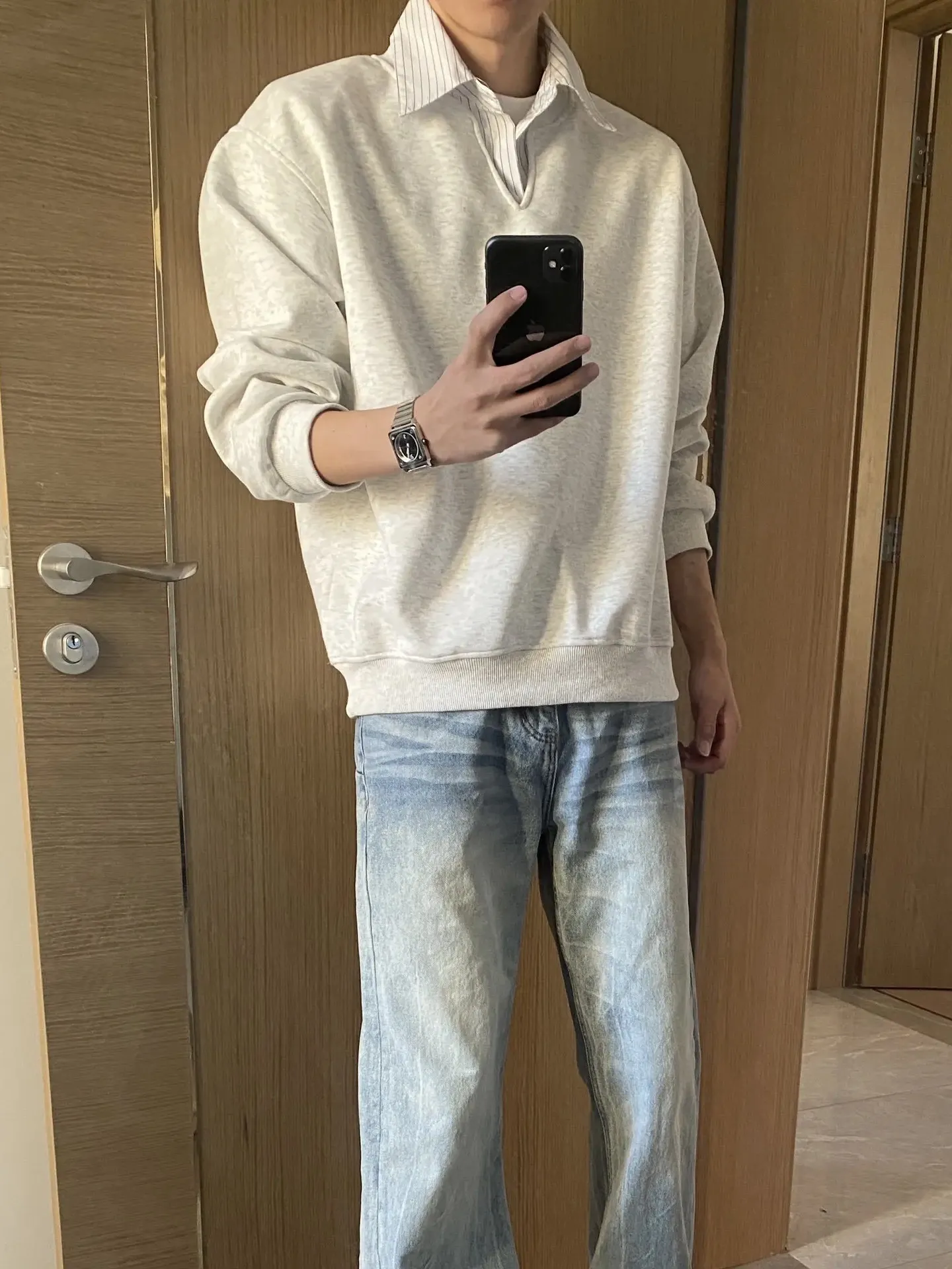 

Men's Spring Long Sve Hoodie irt Collar Patchwork Striped Fake Two-Piece Comfortable Loose Fit Faionable Casual Sweats...