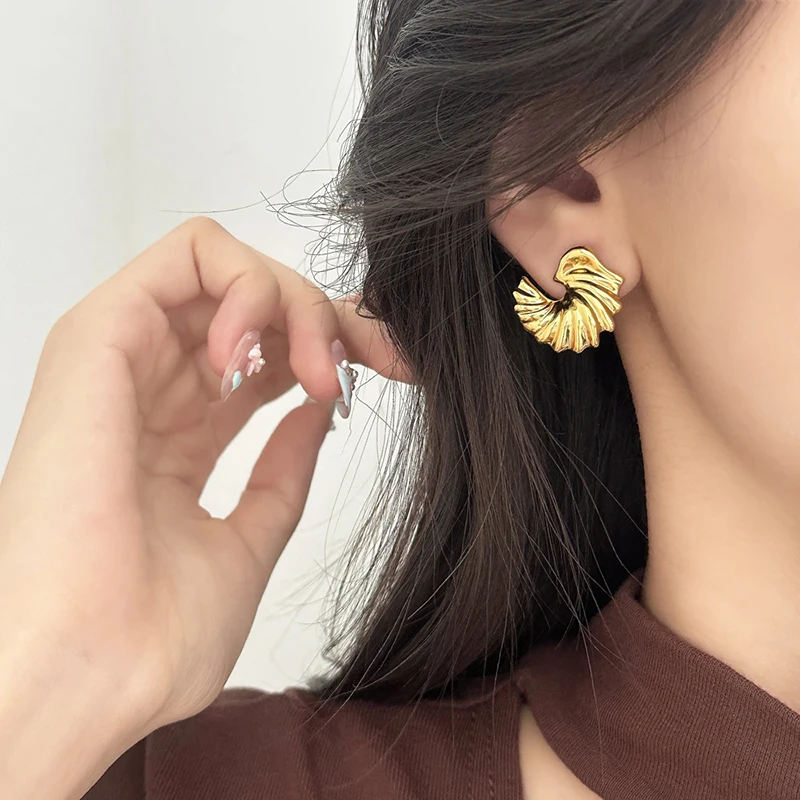 

Tibetan Silver 18K Gold Plated Twisted Geometric Stud Earring for Women Vintage Fashion Jewelry Personality Accessories