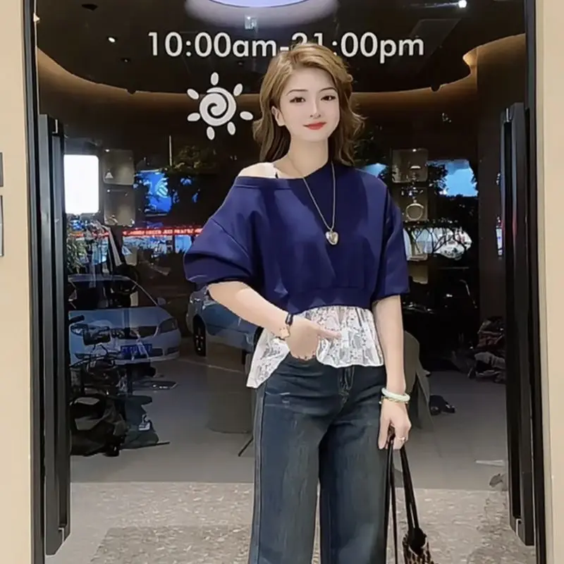 

Korean Version of Lace Splicing Fake Two-piece Top for Women's Autumn New Slanted Neck Loose Casual Sweatshirt