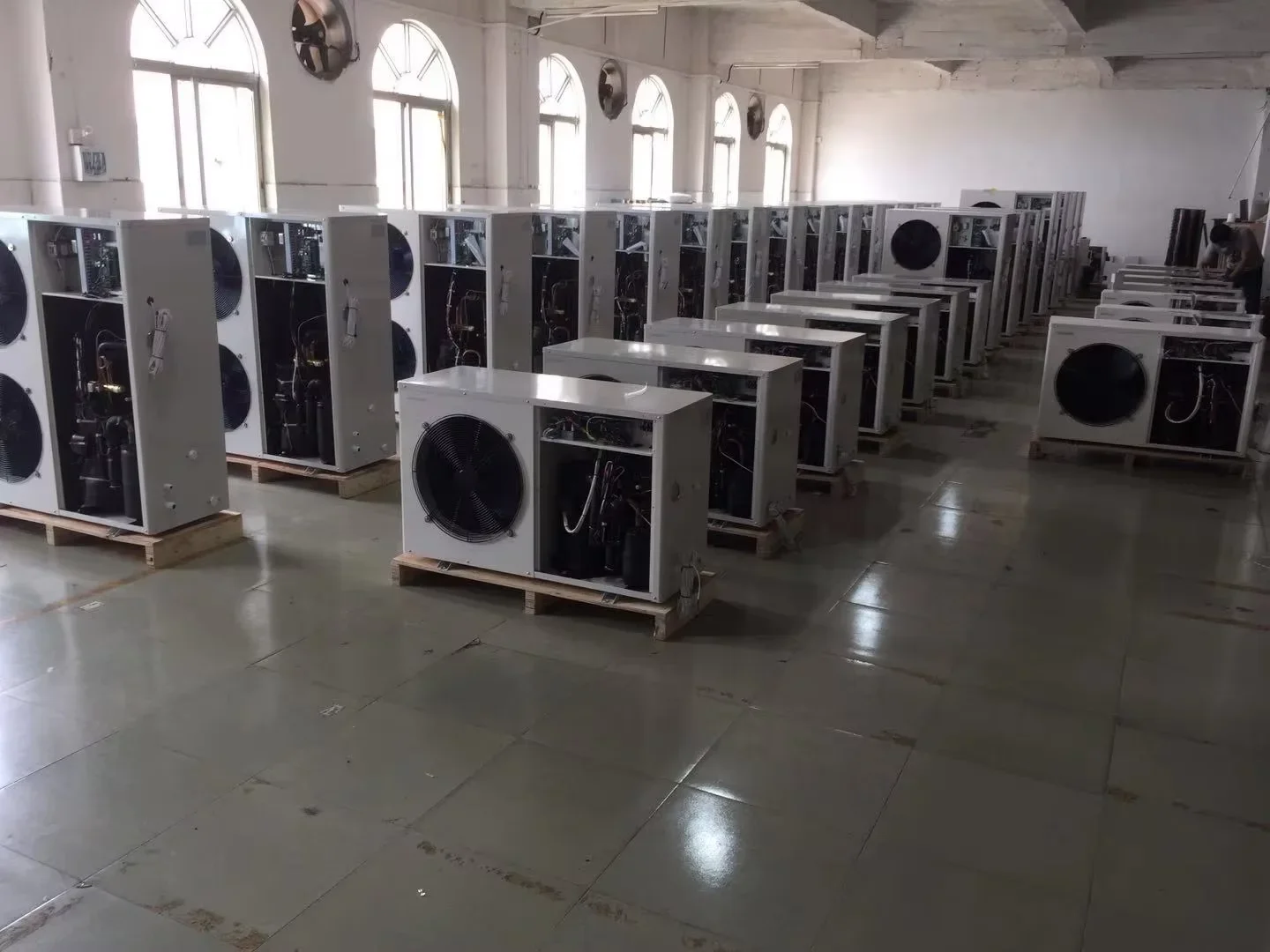 

Folansi 11kw Wifi Air to Water Heat Pump Air Source Heat Pump Heat Pump Water Heater Monoblock Type