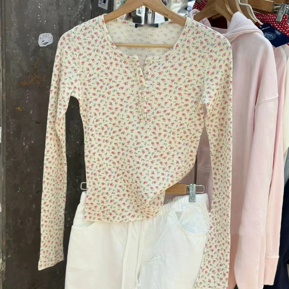 

Casual Cotton Floral Print Long Sve T-irt American Sle round Ne Spring Faion Inner Wear Base irt Brandi BM 5 But...