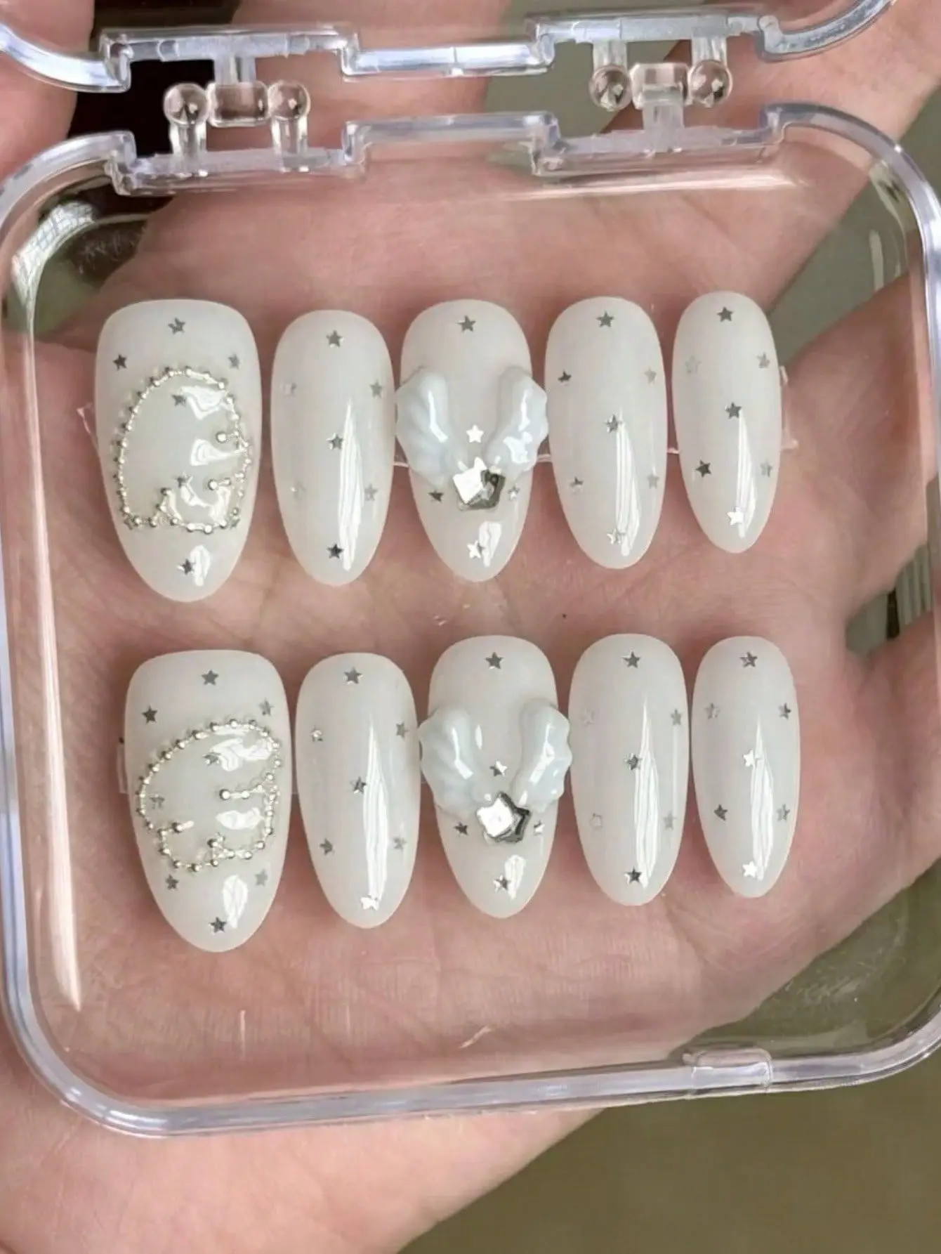 10 Pieces of Handmade Oval Full-Cover Nail Tips, Medium Length, Milky White Base Color, Gentle and Fairy-Like Style, Suitable for Women and Girls, Perfect for Dating, Commuting, Graduation Season, and as a Gift, Comes with 1 Piece of Jelly Glue and 1 Nail File