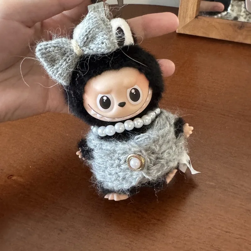 جديد ل Labubu الملابس 4.0 10 سنتيمتر ملابس دمى مجموعة محبوك سترة بيضاء تانك القمم Labubu ملابس دمى استبدال هدايا المهرجان