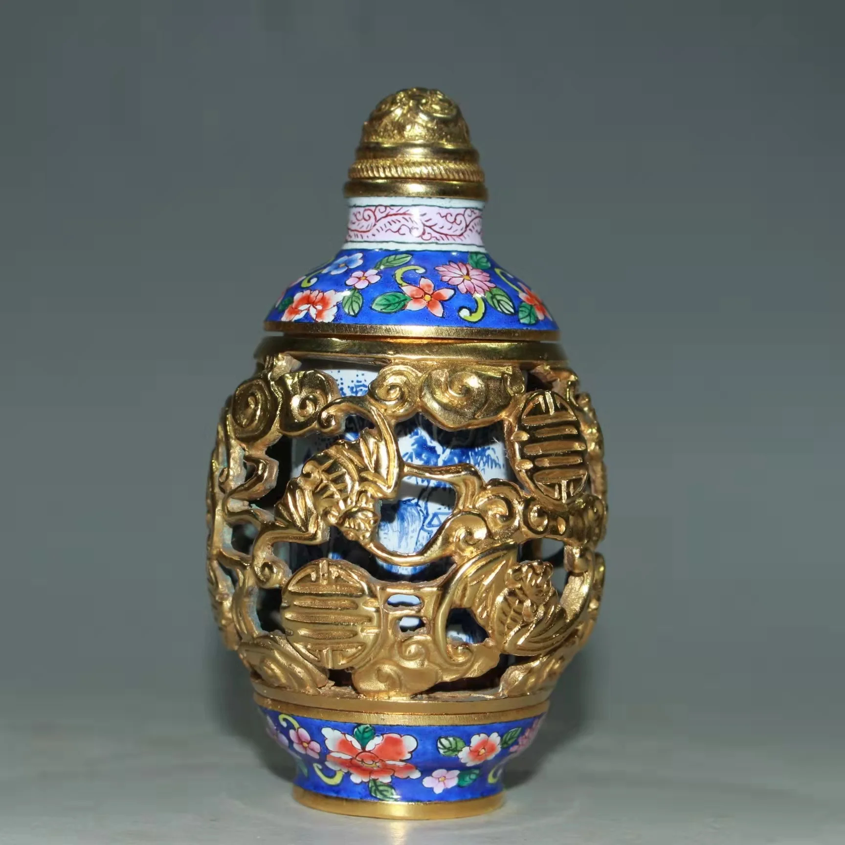 

collections Qing Dynasty old copper enamel color snuff bottle,Bat shape, can be rotated