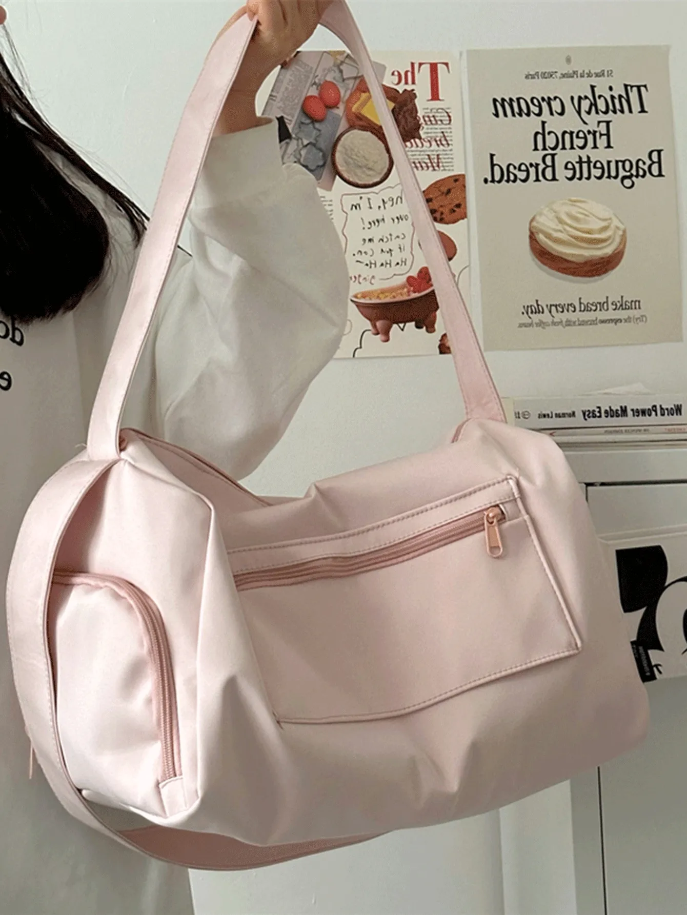 

This Brand New Fashionable And Versatile Solid Color Clown-Themed Bag Has A Large Capacity, Multiple Pockets Design, And An Earphone Hole. It Is Lightweight And Portable, Suitable For Outdoor Travel And Short-Distance Trips. It Can Also Be Used To Store S