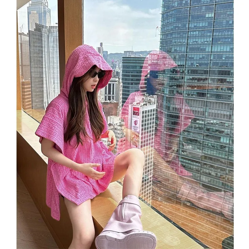 Boots Shark Boots 2025 New Interior Height Boosting Short Boots for Women Thick Bottom Metal Buckle Pants Boots for Women