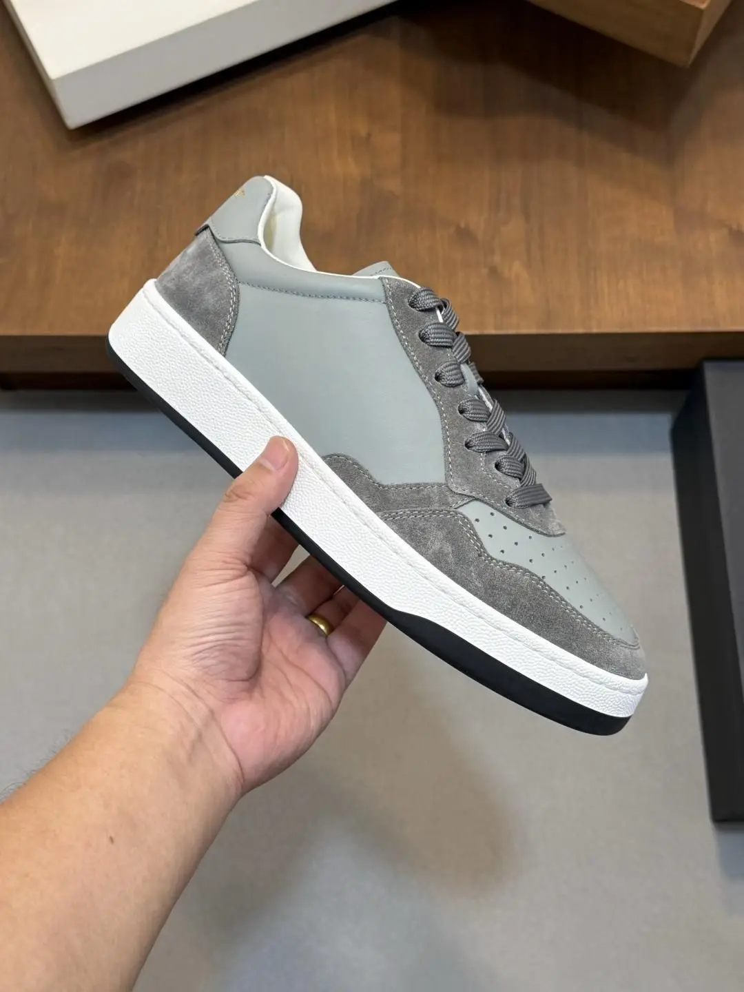 Unisex Vintage Grey Color Block Casual Sneakers Suede Overlay Perforated Toe Cap Lace Up Two-tone Thick Outsole Street Walking Footwear