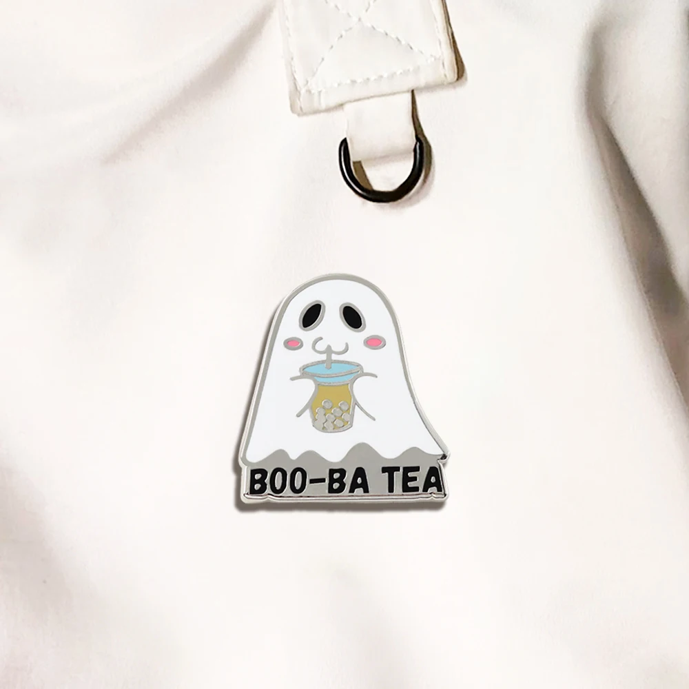 Niedliche kleine Geister-Brosche mit Bubble Tea-Motiv, Halloween-Themen-Abzeichen, modisches Accessoire für die gruselige Jahreszeit, lustiges Geschenk – Detail 11