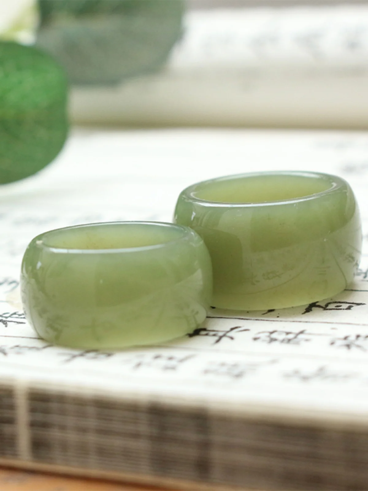 

Hetian jade tire ring, lake green wide version large ring, women's classic fashion plain curved fat round ring