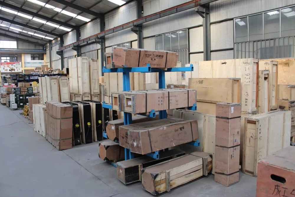 Suku cadang wheel loader TLF 4130001081 ACEELATOR PADEL