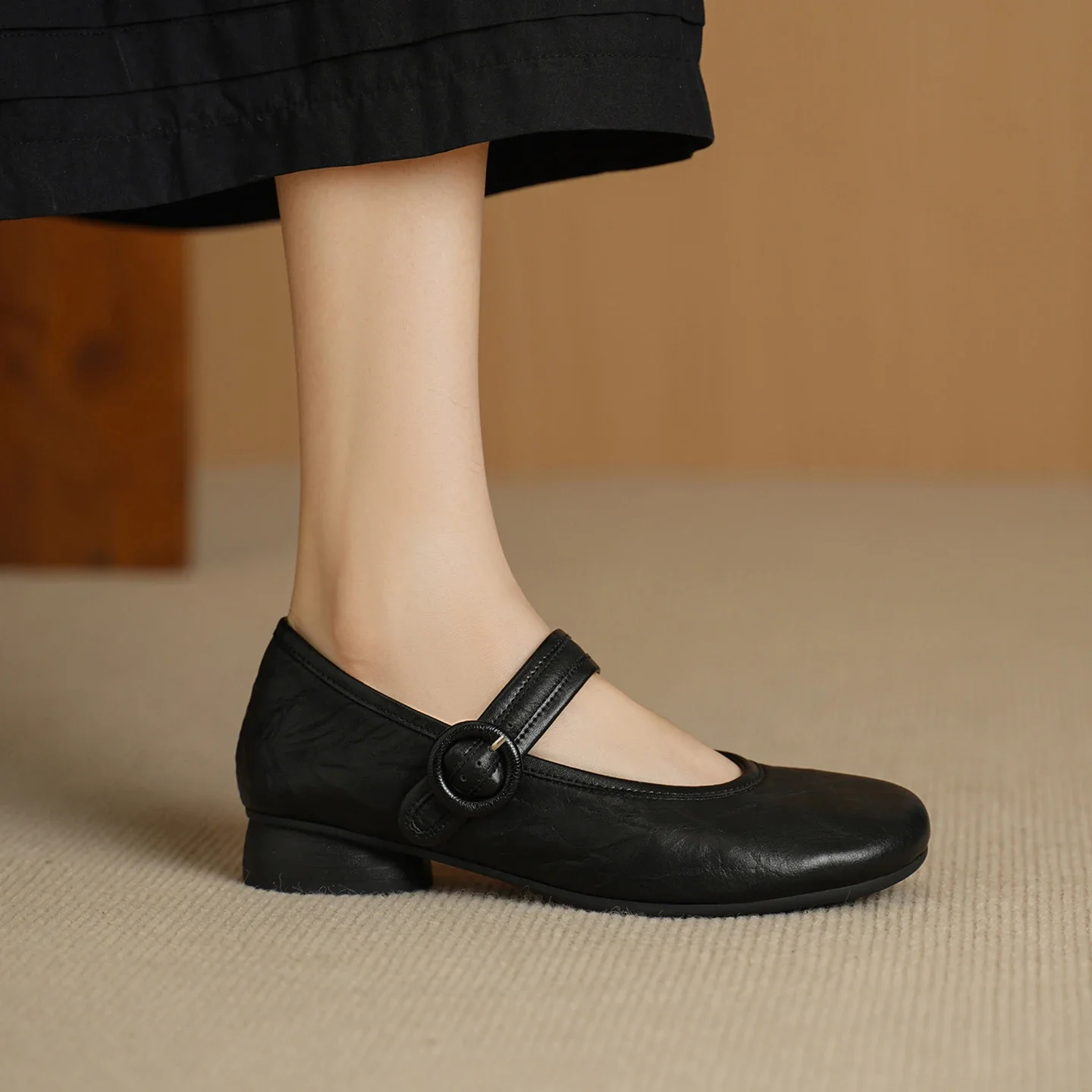 Genuine Leather Women Mary Janes Wrinkled Round Buckle Strap Chunky Low Heel Round Toe Pumps Soft TPU Sole Pleated Spring Autumn