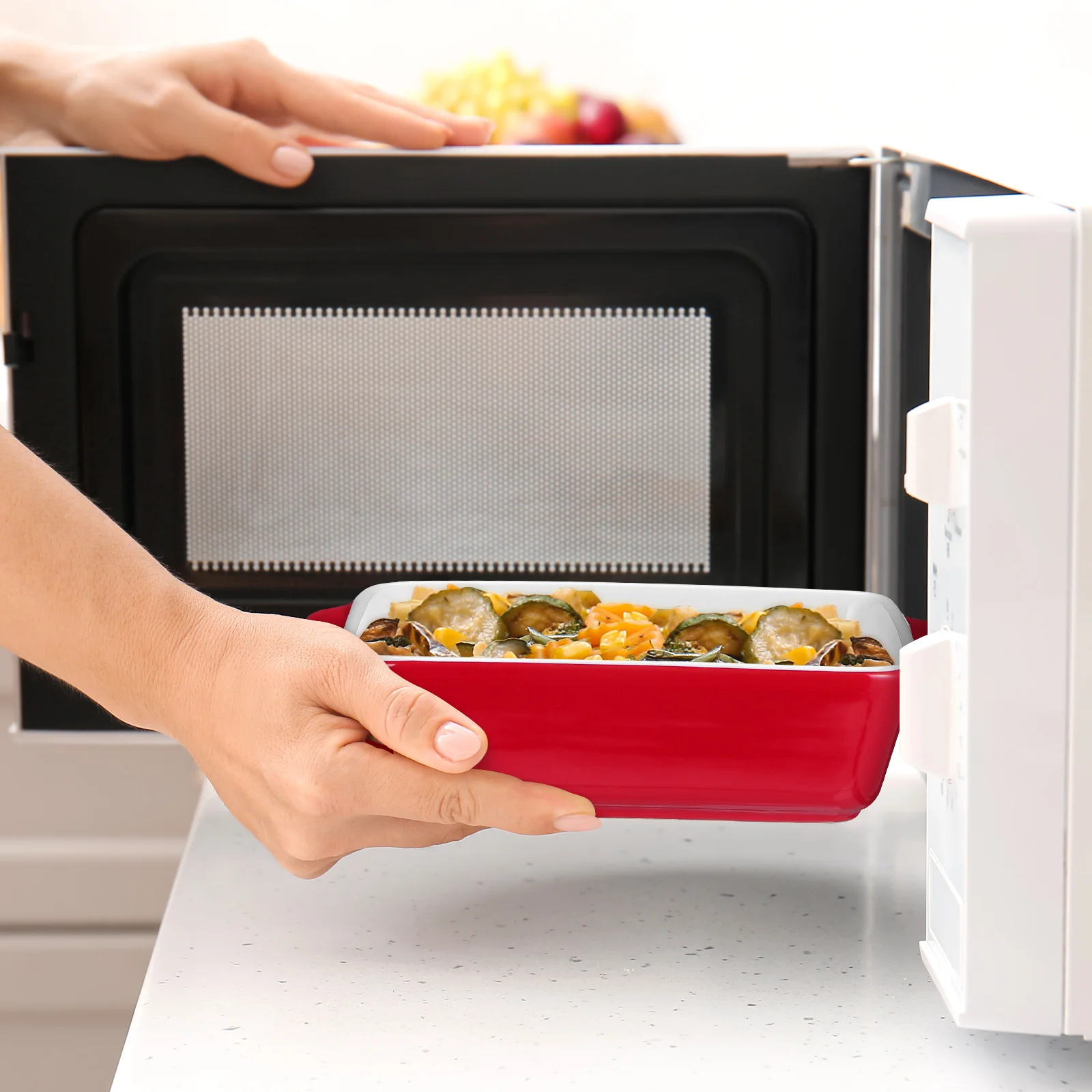 

Red Ceramic Baking Tray High Temperature Fired Non Toxic Pottery Oven Microwave Pan Simple Elegant Dishware for Healthy Cooking