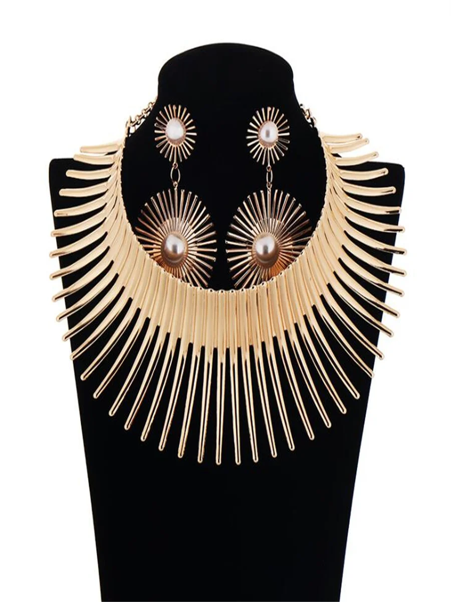 Exaggerated metal collar choker blossom necklace