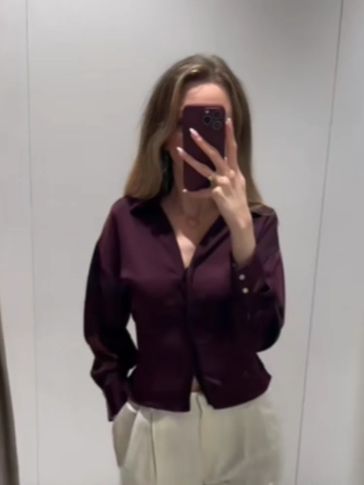 Eleganckie jesienne bluzki damskie, codzienne bluzki z dekoltem w serek, zapinane na guziki, pulowery, topy, satynowe bluzki sznurowane, nowa moda damska 2025.