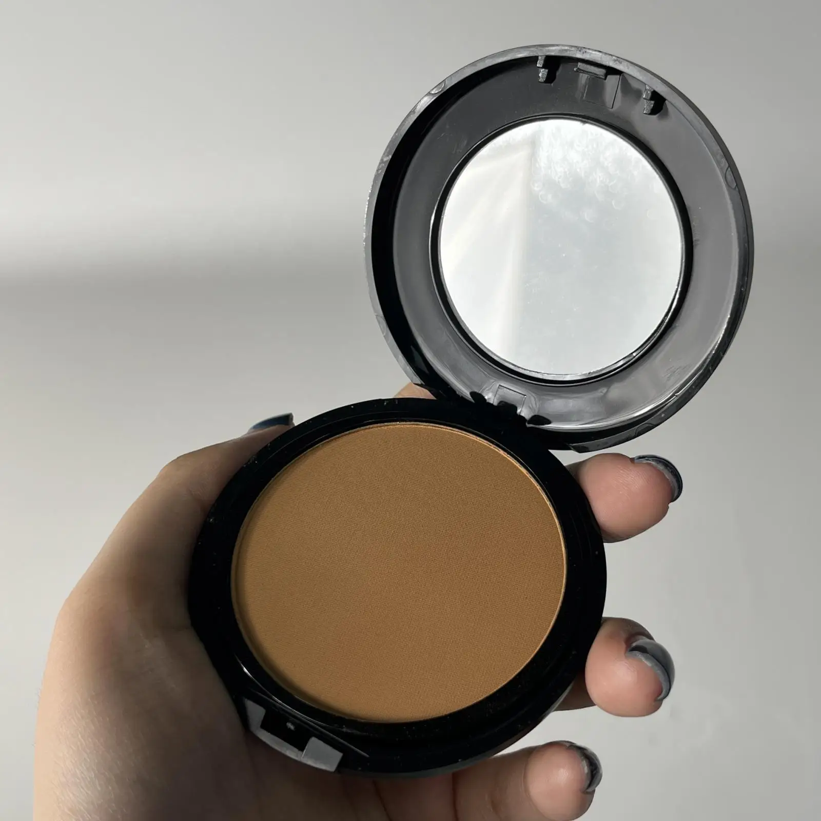 Oil-control Long-lasting Face Concealer Makeup Bronzer Powder Matte Mineral Finishing Bronzer Contour For Dark Skin