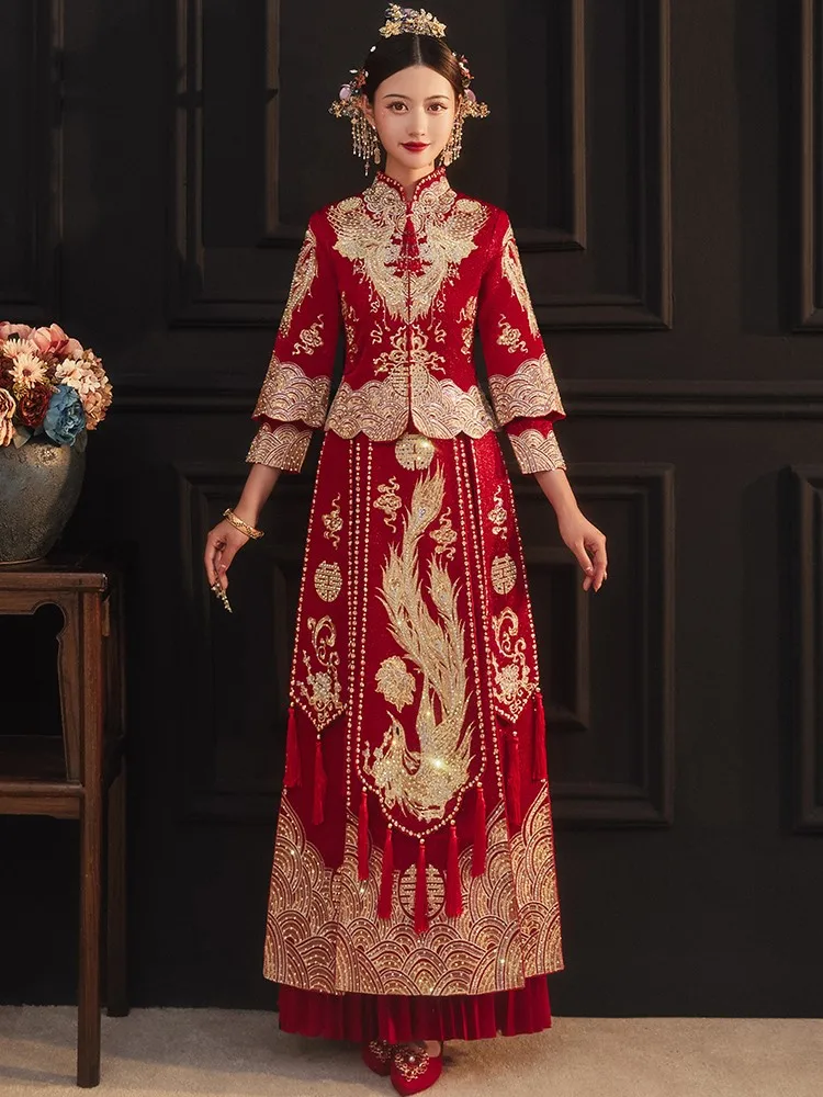 

The bride's new Chinese-style wedding dress toasting dragon and phoenix large-sized