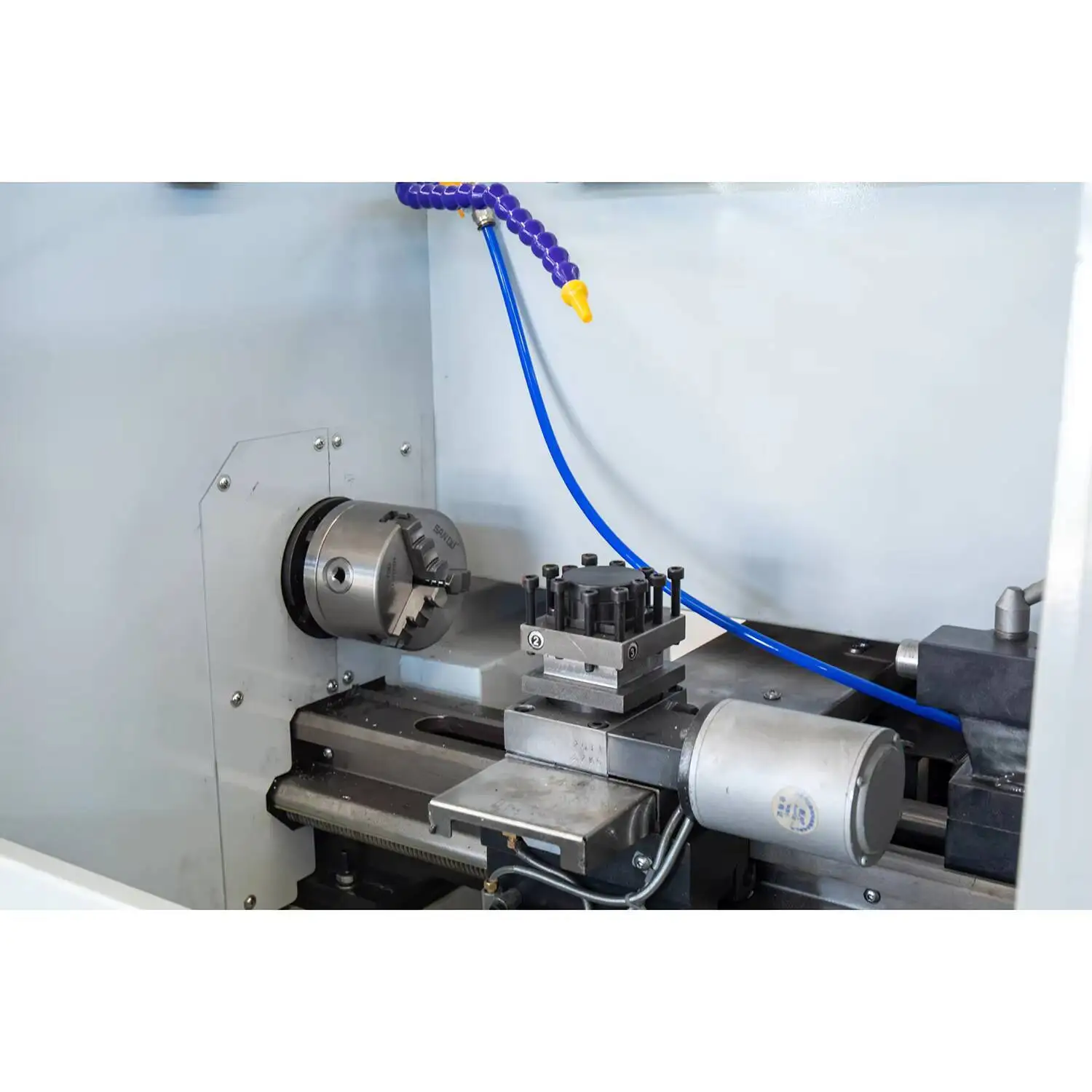 Máquina de torno CNC de bancada leve de alto desempenho Cnc210 para processamento de metal