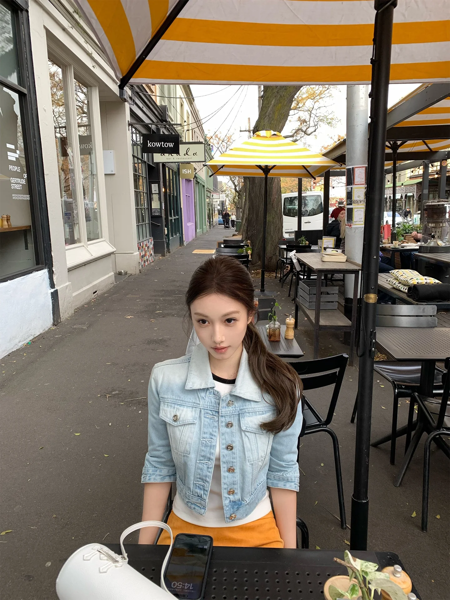 Casual Style Short Denim Jacket Women's Mid-Sleeve Waist Exposure Leisure Outerwear Autumn Season round Neck Button Closure