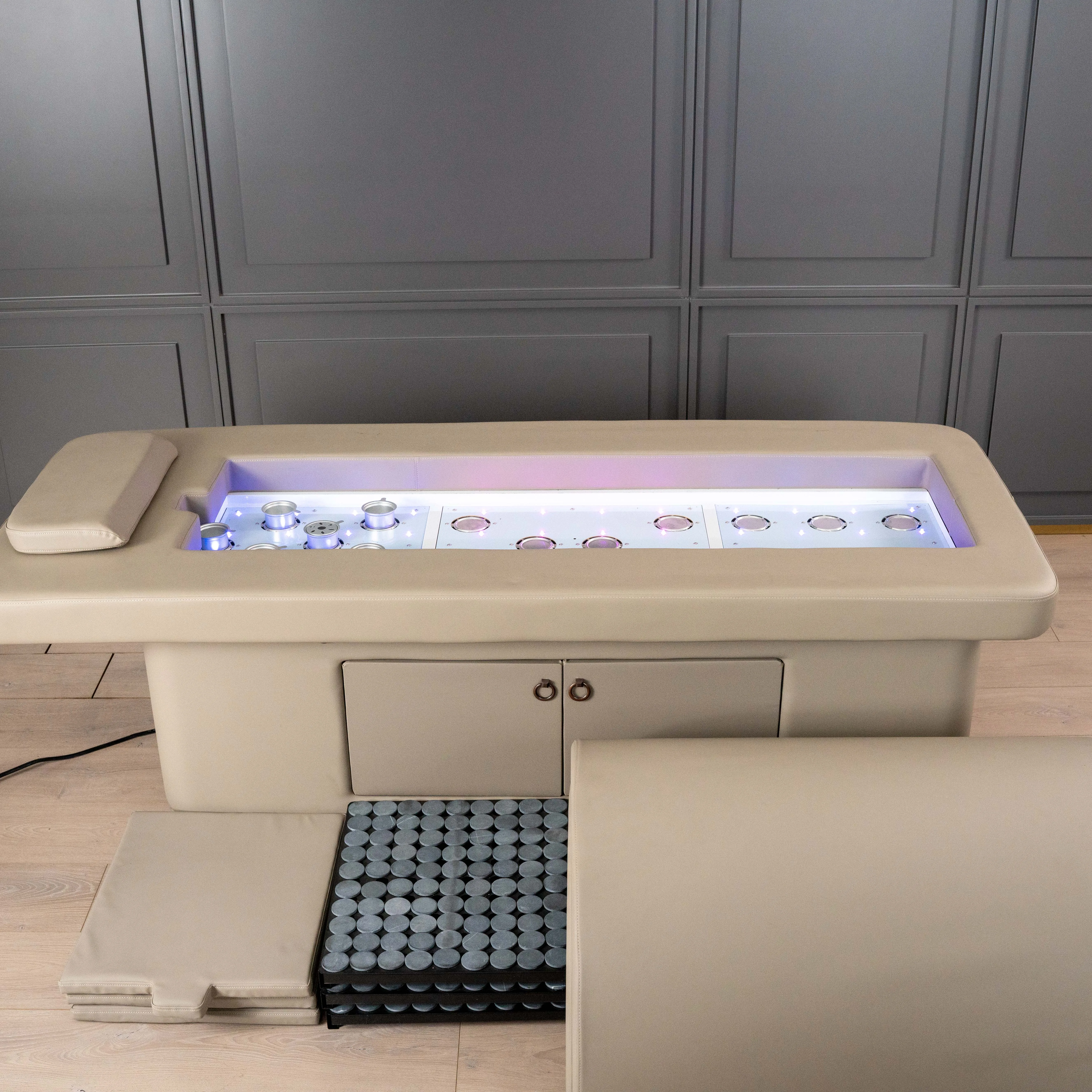 Modern Electric Synthetic Leather Adjustable Automatic Moxibustion Steam Herbal Sauna Massaging Table Bed For Bathroom