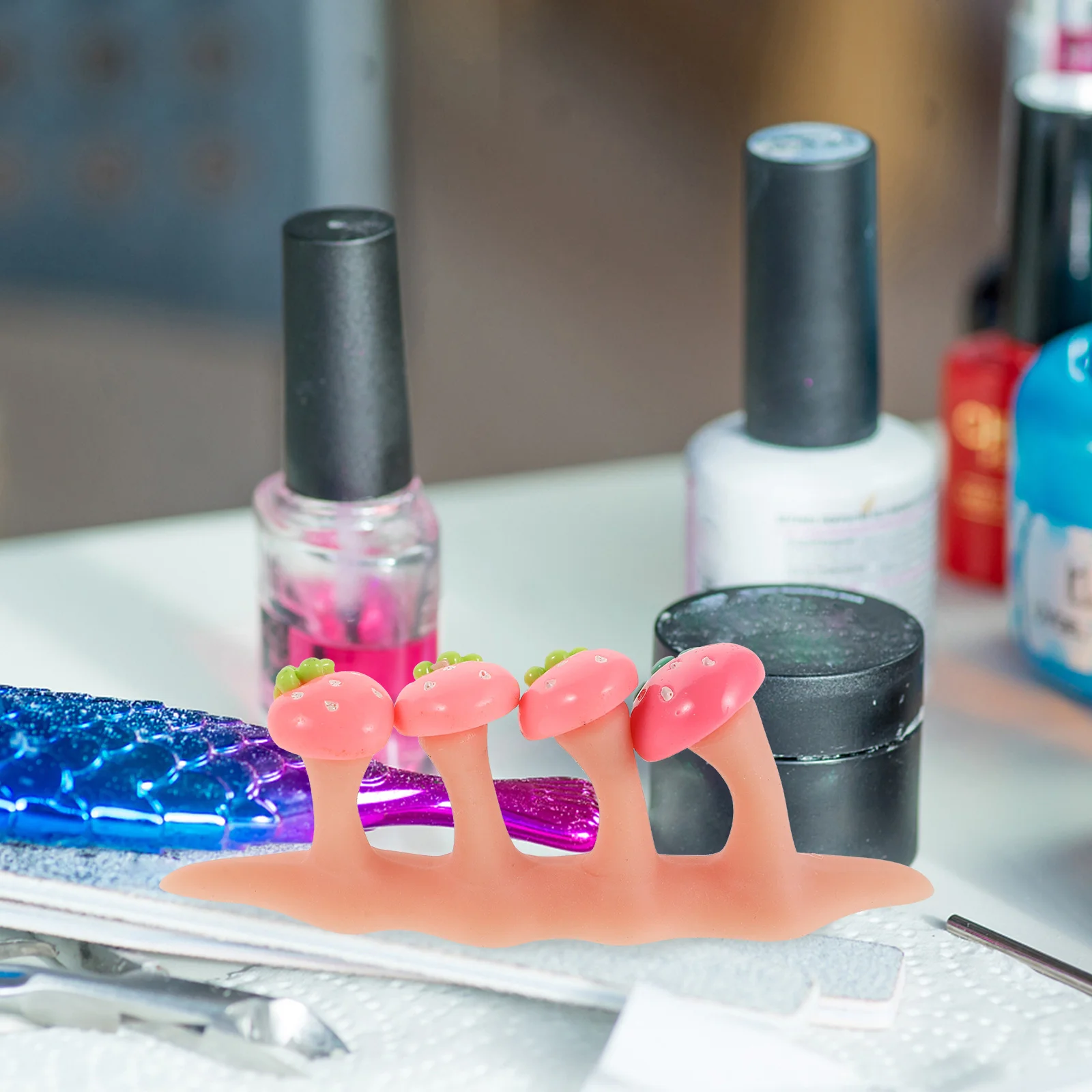 

2Sets Silicone Toe Spacers Soft Comfortable Toe Separators Strawberry White Beige Pedicure Nail Art Tools for Salon and Home