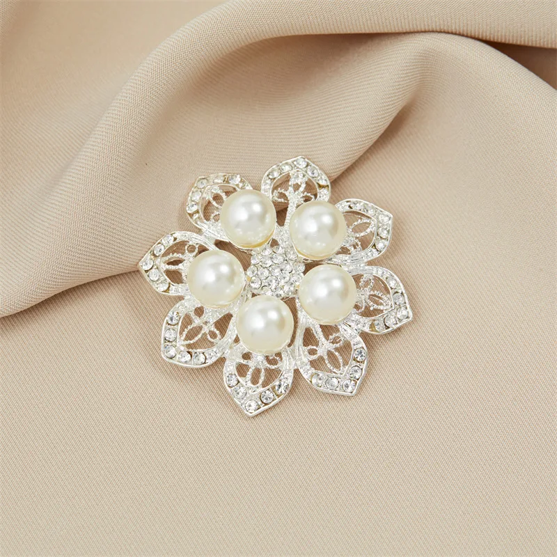 Fashion Pearl Brooch For Women Luxury Zircon Petal Brooch Clothes Pin Accessories Fine Jewelry Wholesale