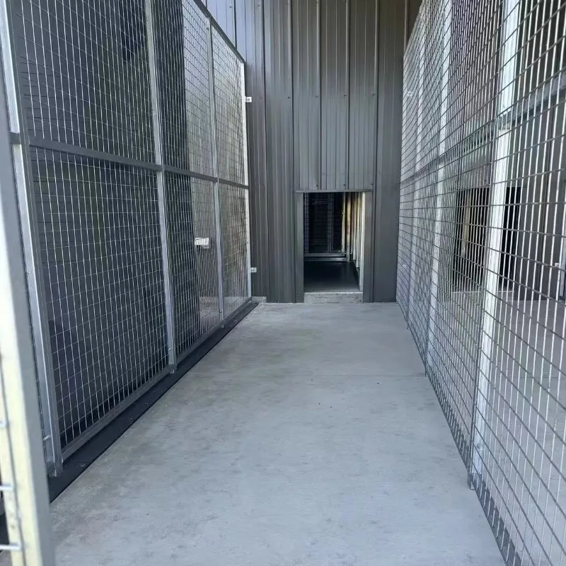 Different Size Indoor Outdoor dog box Raised dog Runs Galvanized Metal Strong dog Kennel   (XMM-25318)