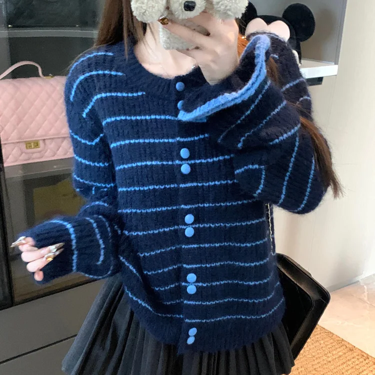 سترة محبوكة مخططة للنساء للخريف والشتاء سترة عتيقة على الطراز الكوري معطف محبوك بأكمام طويلة واحدة الصدر #1