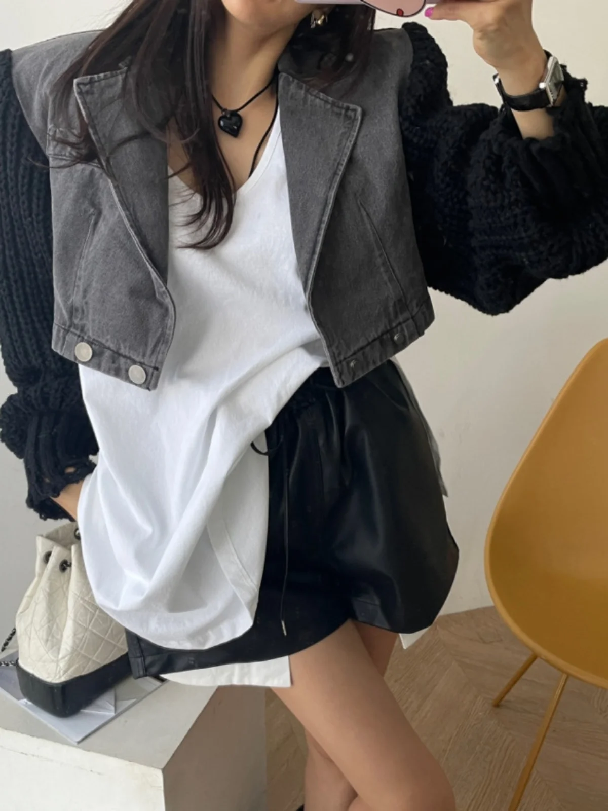 レトロニットスリーブパッチワークデニムジャケット女性のショートスタイルダブルボタンジャケットトレンディな綿複合生地