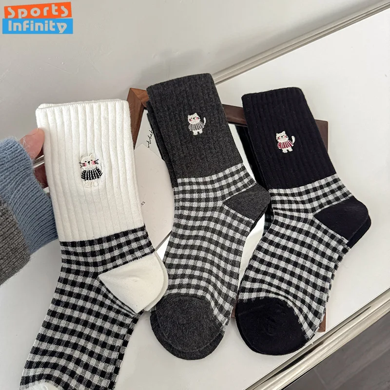 

Модные и универсальные спортивные носки для женщин, носки для бега средней длины с вышивкой кота, хлопковые носки без костей в консервативном стиле