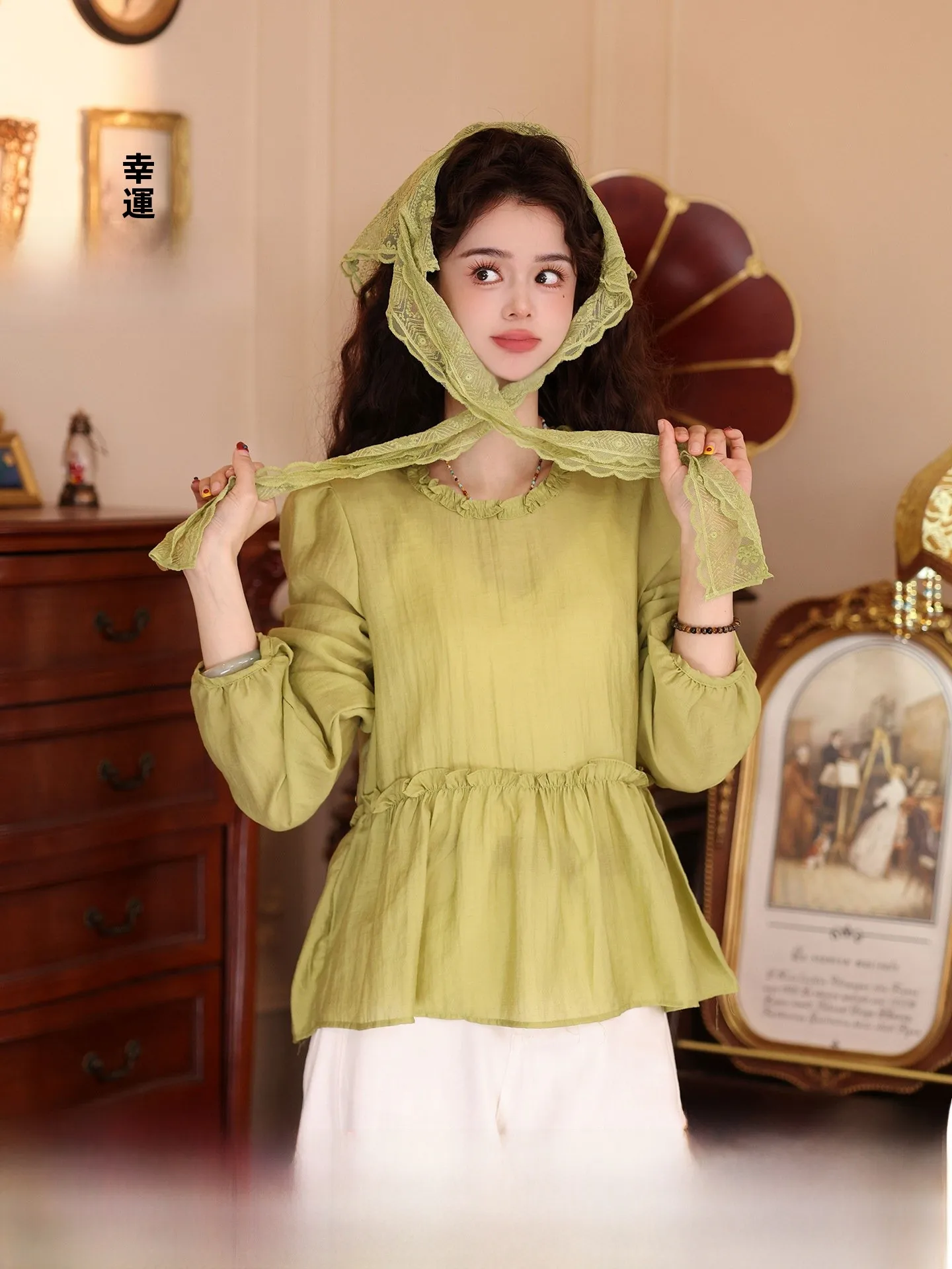 

Chen Jiajie Early Spring irt Women's Sle New 2026 Waist-Cinching Overhead Top with Wooden Bells Loose Fit Polyester ...