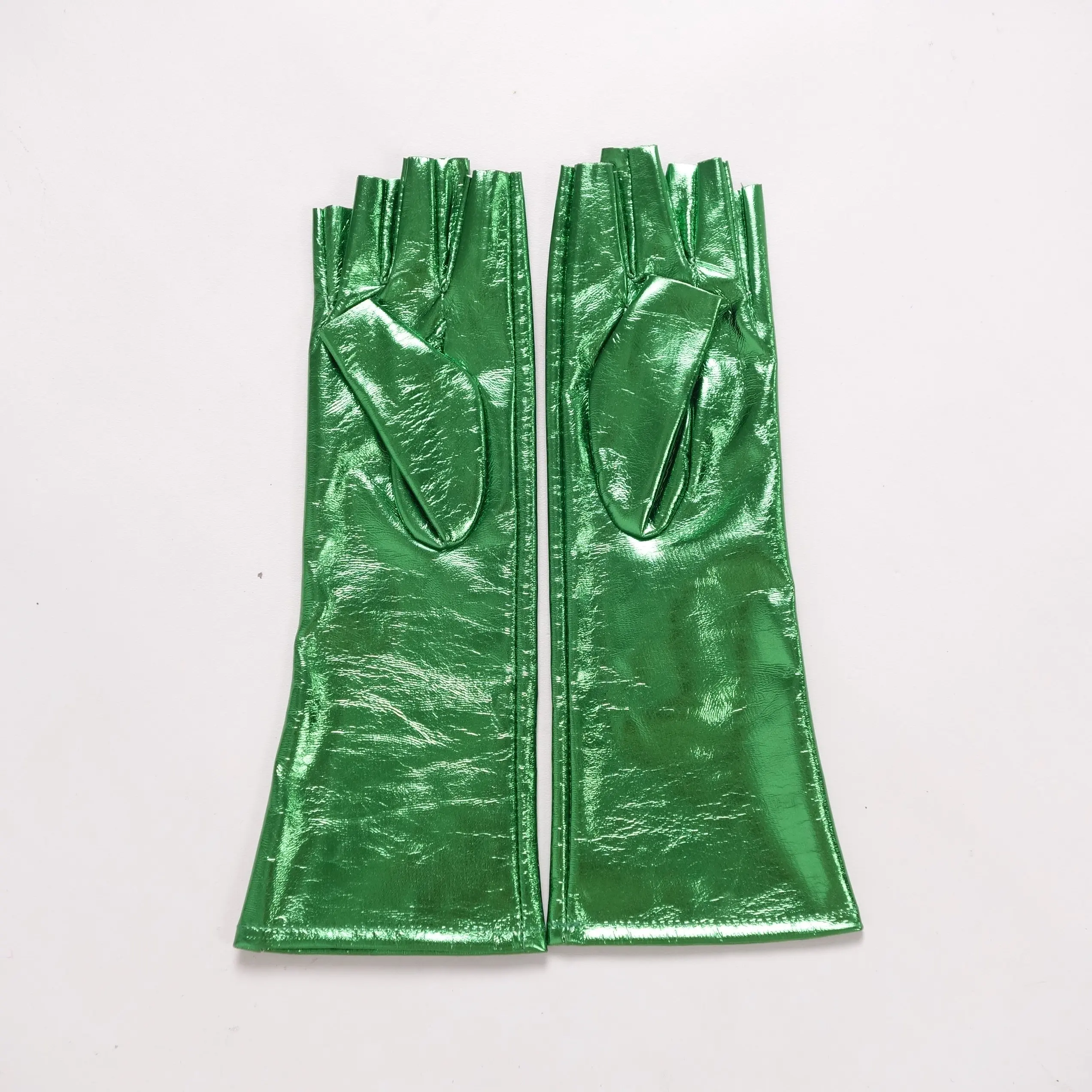 11 Zoll (28 cm) lange fingerlose Handschuhe aus Kunstleder, glänzend, schwarz-silber, halbfingerlos, fingerlose Wärmer, Handgelenkstulpen, Armstulpen, sexy – Detail 9