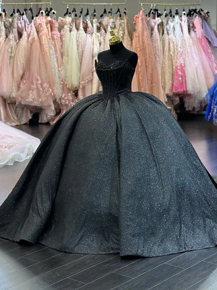 Black Quinceanrea Dresses 2023 Elegant Sweetheart Beading Ball Gown Prom Dress Sparkly Sweet 15 16 Princess Birthday Party Gown