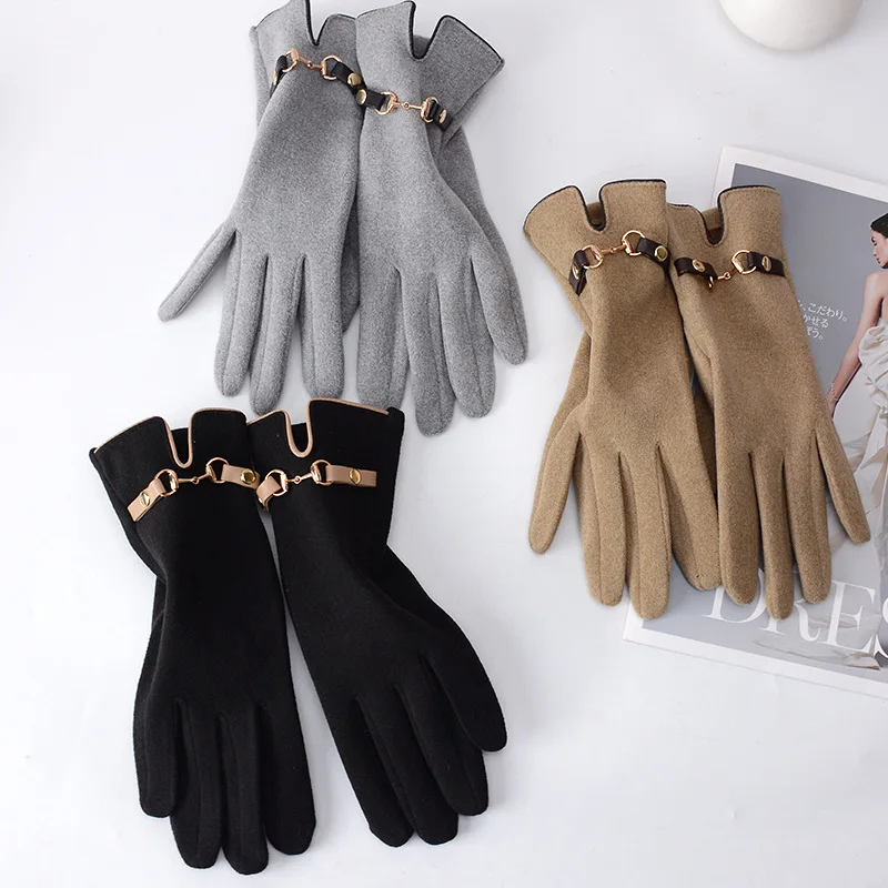 Fashionable Women Gloves for Cycling Women Winter Retro Touch Screen Gloves To Keep Warm While Driving Windproof and Coldproof