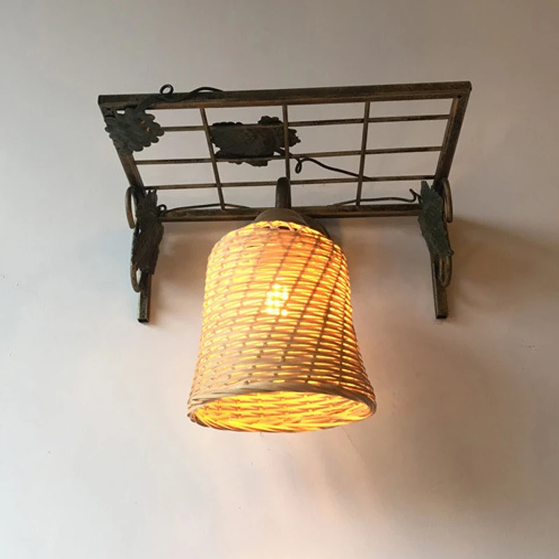 Vintage Rural Wall Light Grape Trellis Plant LED Lighting Fixture Wooden Vine Shade Villa Balcony Garden Stair Sconce Lamp Decor