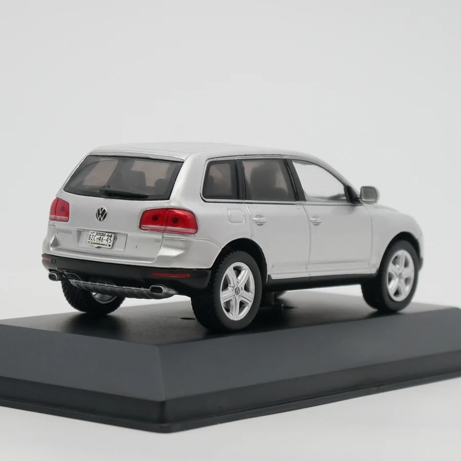 다이캐스트 Ixo 1:43 스케일 VW Touareg 2007 합금 자동차 모델 소장 장난감 선물 기념품 디스플레이 장식품