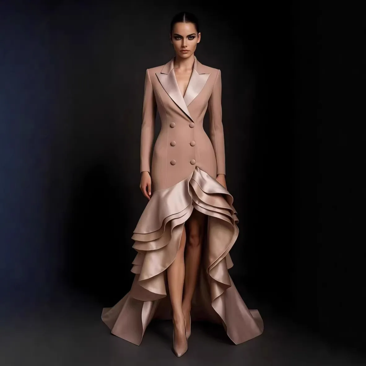 Übergröße Nude-Rosa Blazer-Abendkleid für Damen, Langarm, Doppelreihig, Stufenrüschen, High-Low-Schnitt, Formelles Partykleid, Maßanfertigung – Detail 7