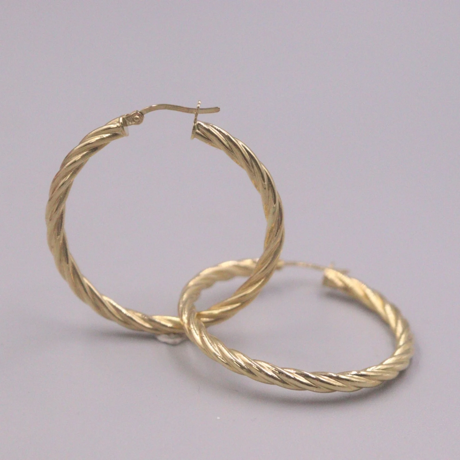 

Real Pure 18K Yellow Gold Hoop Women Lucky Twist Circle Earrings 4.1-4.3g