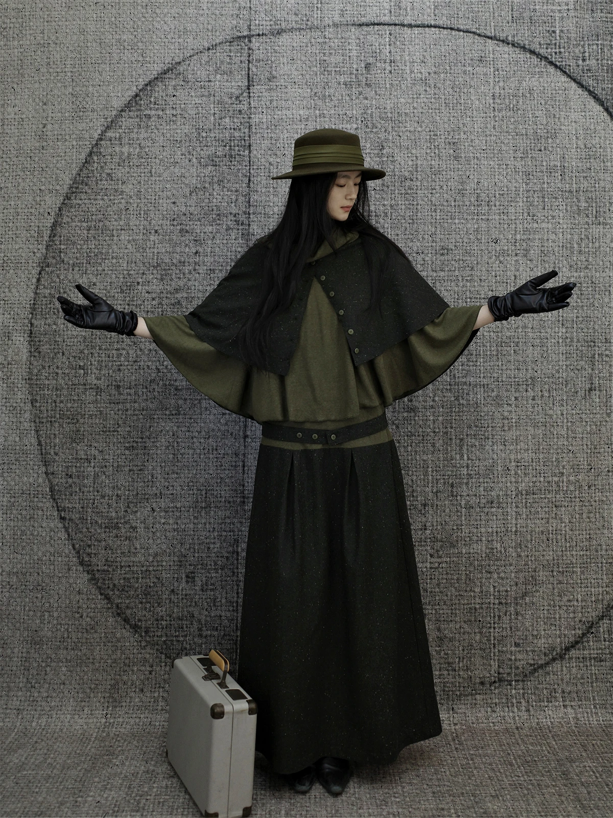 

Шерстяная юбка с эластичным поясом и ретро-дизайном в стиле пэчворк от u Er Wang Yu – модная осенняя одежда для женщин