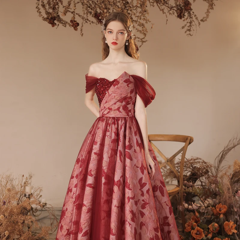 جديد وصول مساء اللباس بورجوندي الحفلة الراقصة قبالة الكتف الدانتيل متابعة فستان الحزب الخلفي