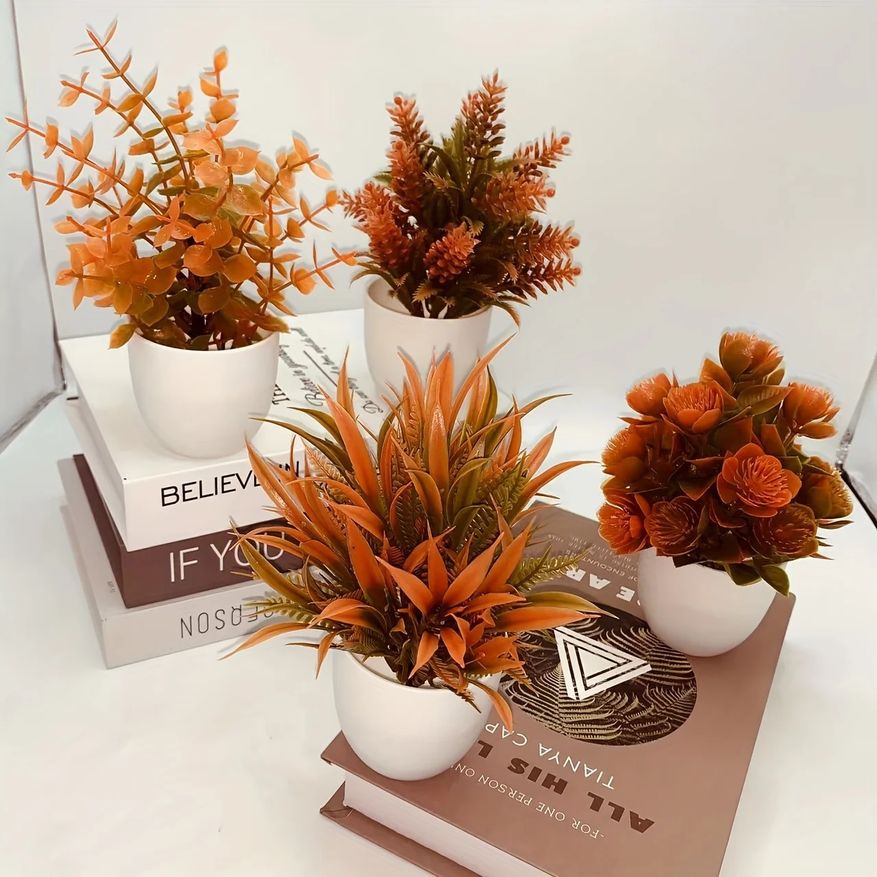 4-teiliges Herbst-Kunstpflanzen-Set, kleine künstliche Pflanzen in weißen Töpfen für Zuhause, Badezimmer, Büro, Desktop
