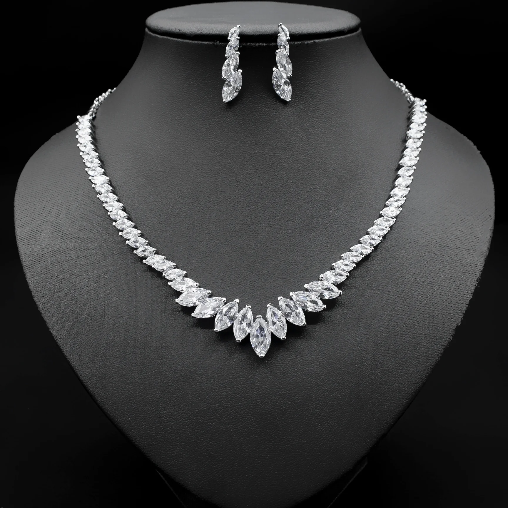 genuine Luxury brand real jewels New luxury noble shiny Bridal Jewelry Set Wedding Dress Accessories Earrings Necklace two piece