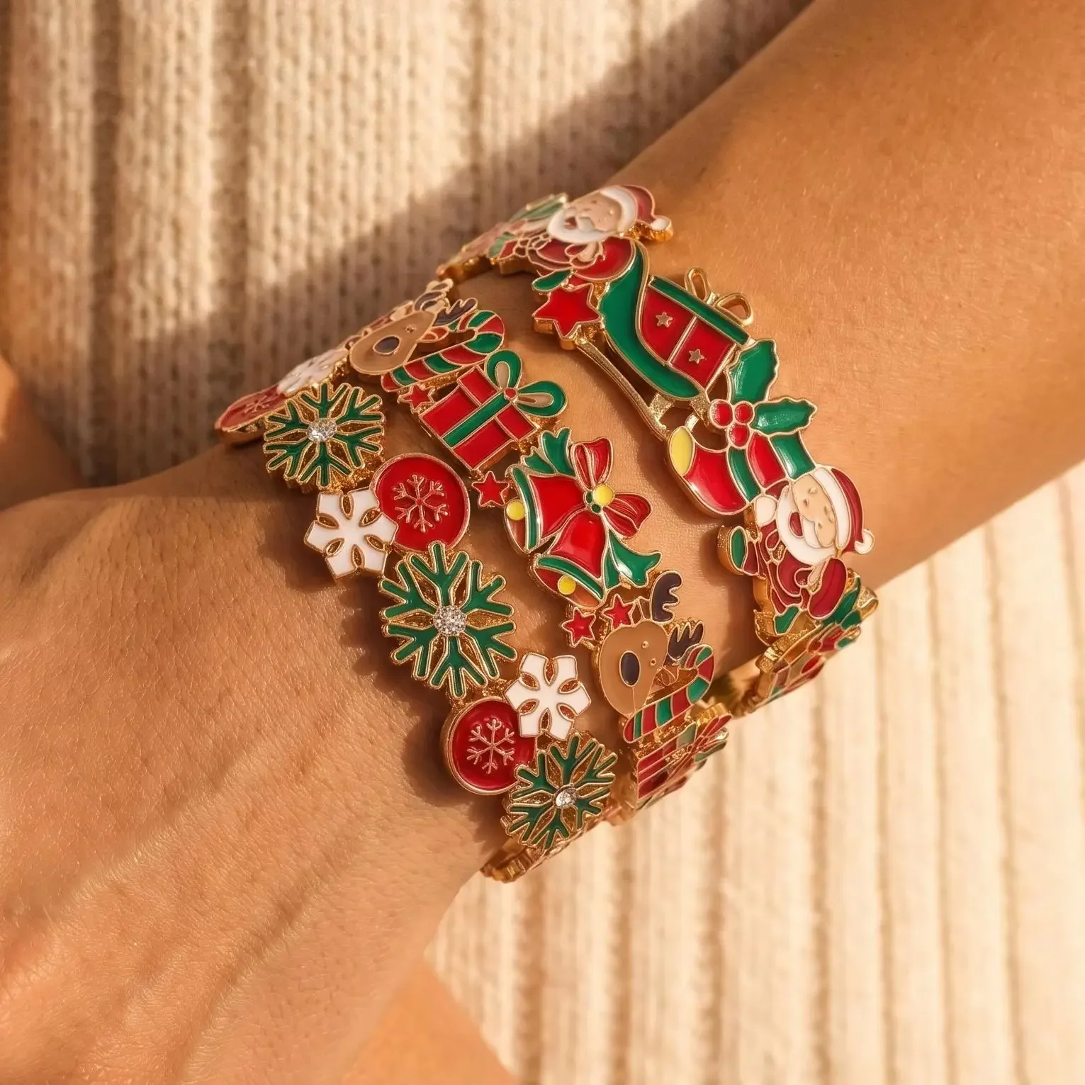 Luxury Christmas Enamel Santa Claus Tree Stretch Bracelet for Women Vintage Snowflake Charm Bangle Xmas Party Jewelry Gift