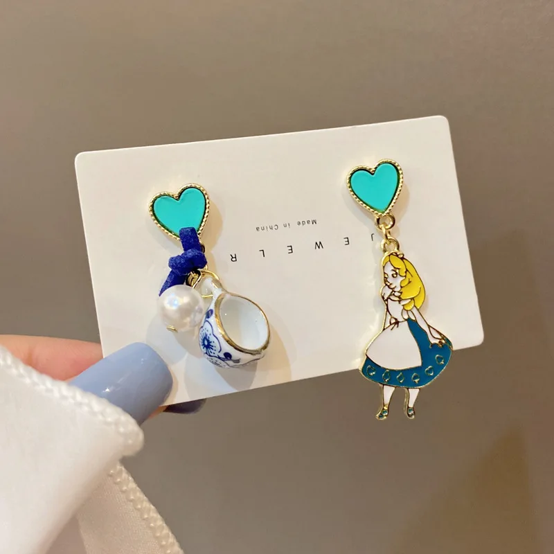Cute Fairy Tale Princess Asymmetric Pearl Heart Stud Earrings for Women Klein Blue Metal Cup Stud Earring Party Daily Jewelry